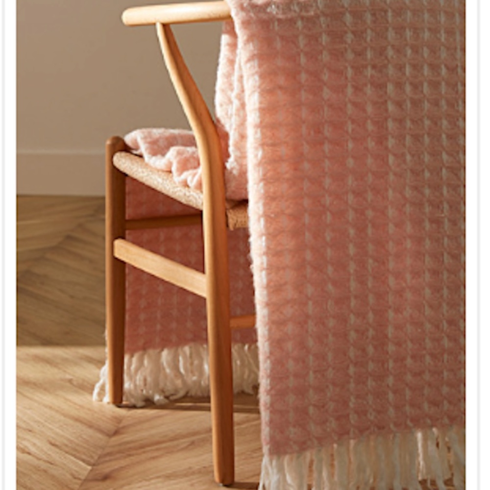 Rustic wool blend pastel pink waffled throw 130 x 170 cm NWT